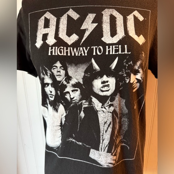 AC/DC Highway to Hell Black Tee - Picture 2 of 6